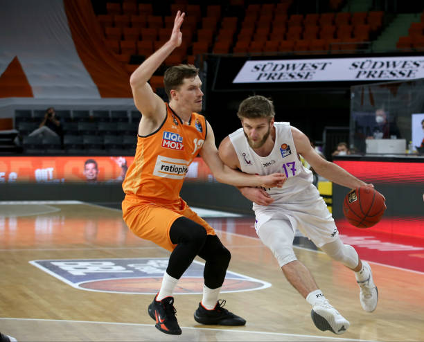 类似战术虽 类似战术虽