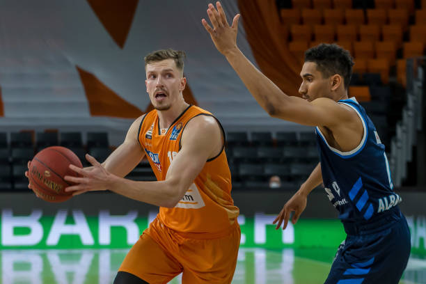 他是如何保 他是如何保